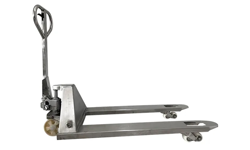 Sự khác biệt giữa một chiếc xe tải pallet và một chiếc xe tải pallet điện là gì?